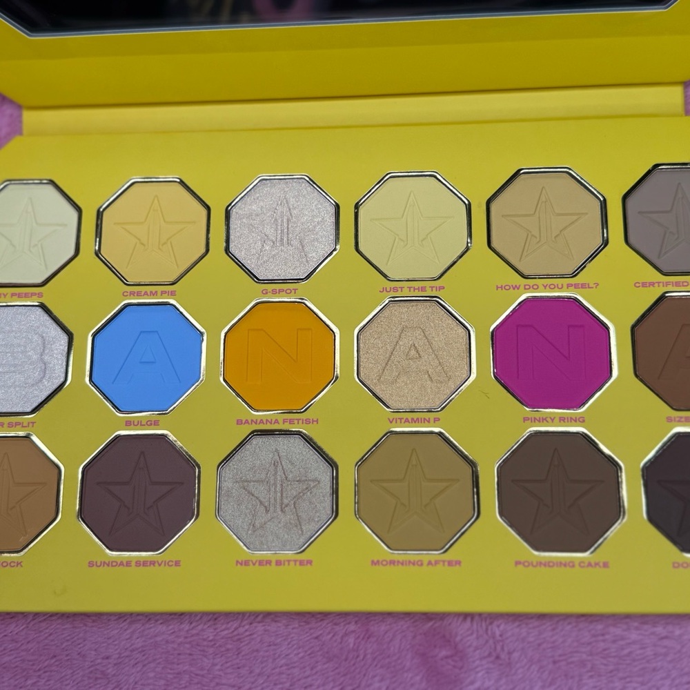New! Banana Fetish Jeffree Star Eyeshadow Palette BNIB NWT Vaulted - Picture 7 of 10